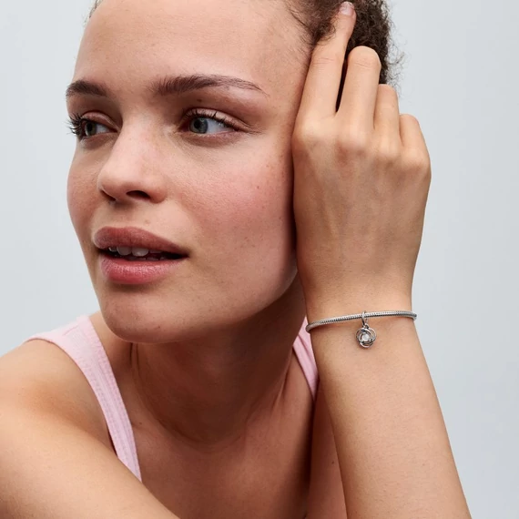 Pandora  - Fehér örökkévalóság kör függő charm - 793125C06