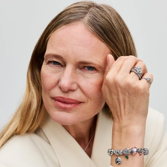 Pandora  - Örökkön örökké végtelenjel charm - 793243C00