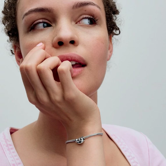 Pandora  - Lógó lajhár charm - 793331C01