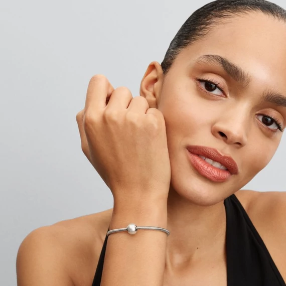 Pandora  - Fehér charm - 793781C01