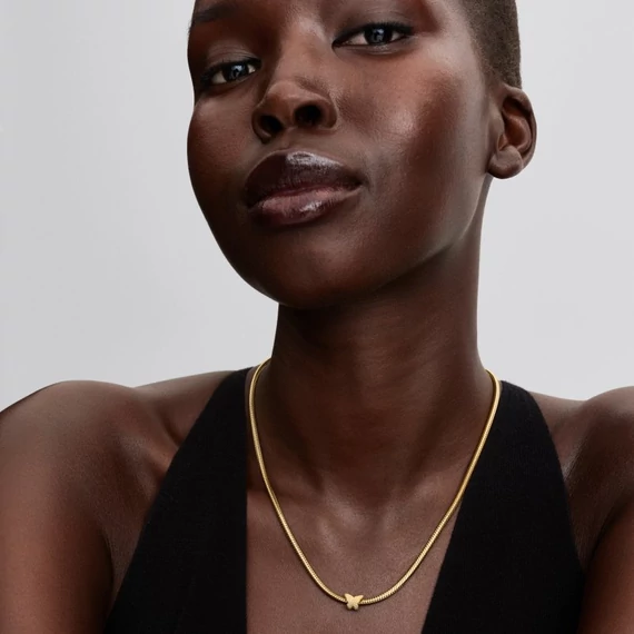 Pandora  - Texturált pillangó mini charm - 764046C00