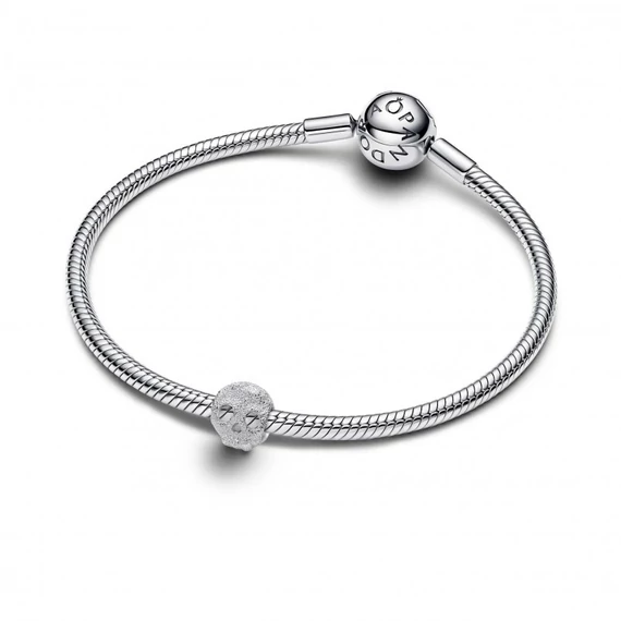 Pandora  - Texturált koponya mini charm - 794040C00