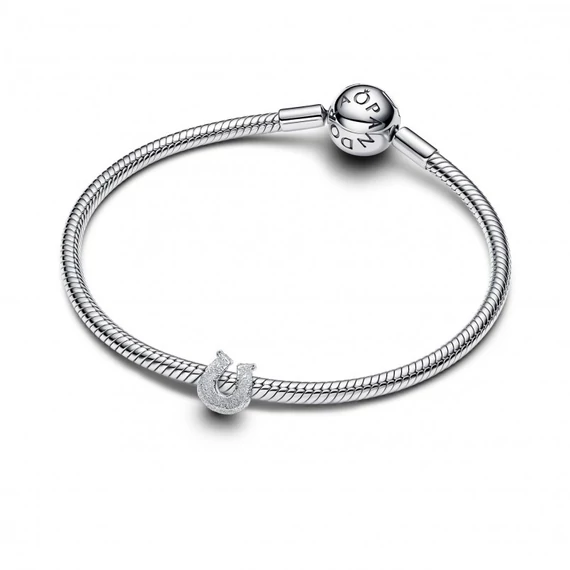 Pandora  - Texturált patkó mini charm - 794056C00
