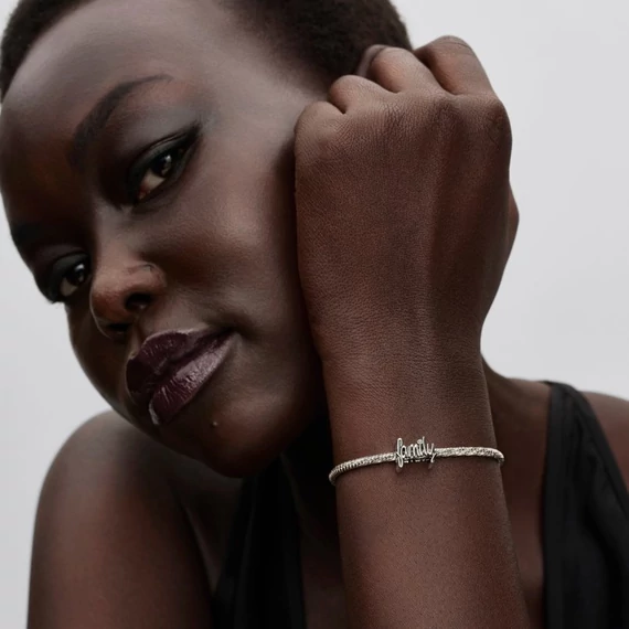 Pandora  - Írott betűs family felirat charm - 794250C01