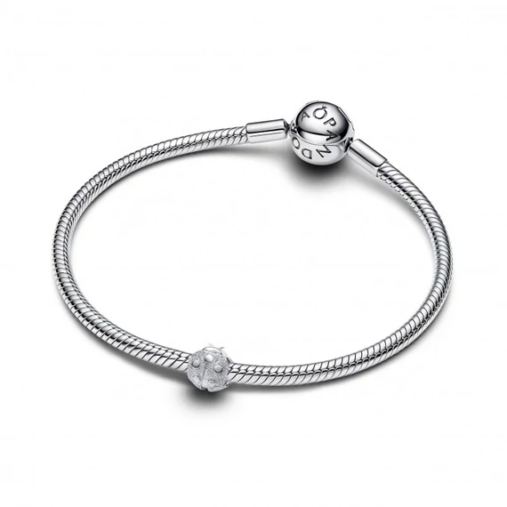 Pandora  - Texturált katicabogár mini charm - 794527C00