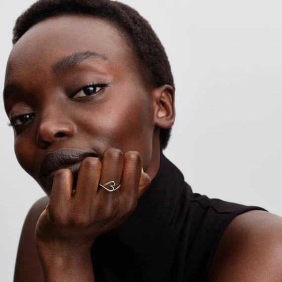 Pandora  - Organikus formájú szív kis méretű gyűrű - 194361C00-58